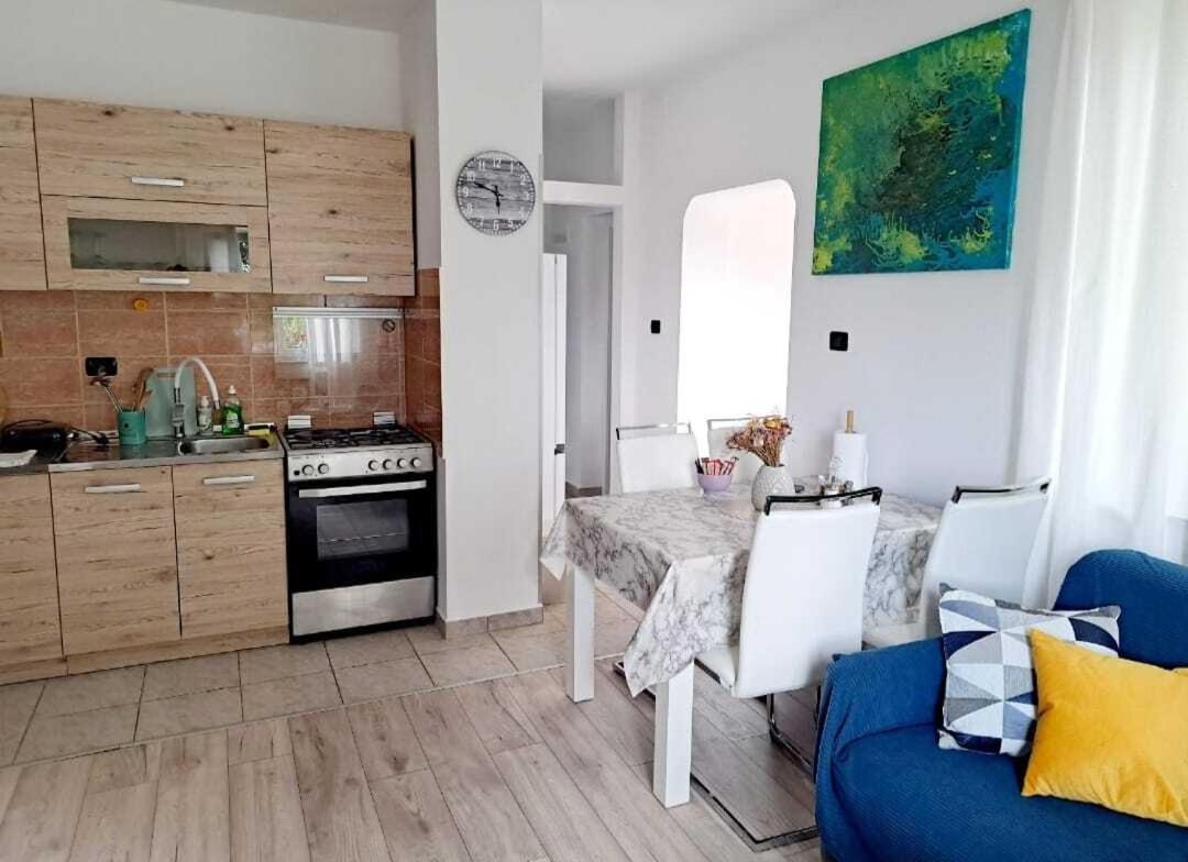 Apartman Melita Galižana Exterior foto